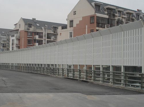 <a href=http://www.qbgn.cn/news_article?news_id=110>隔音屏障</a>