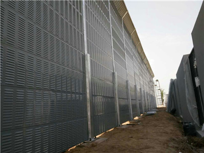 <a href=http://www.qbgn.cn/news_article?news_id=119>聲屏障</a>
