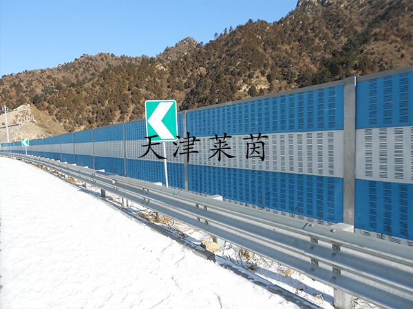 <a href=http://www.qbgn.cn/news_article?news_id=124>聲屏障</a>