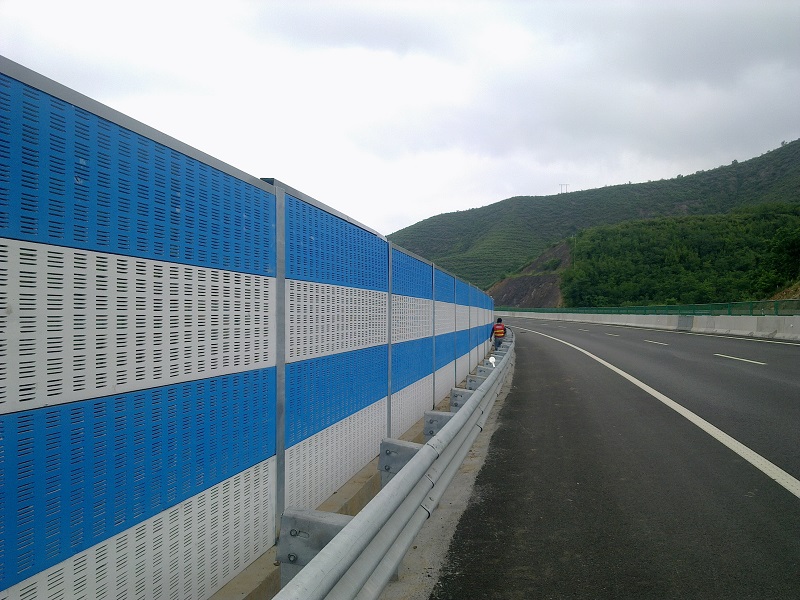 <a href=http://www.qbgn.cn/news_article?news_id=127>聲屏障</a>