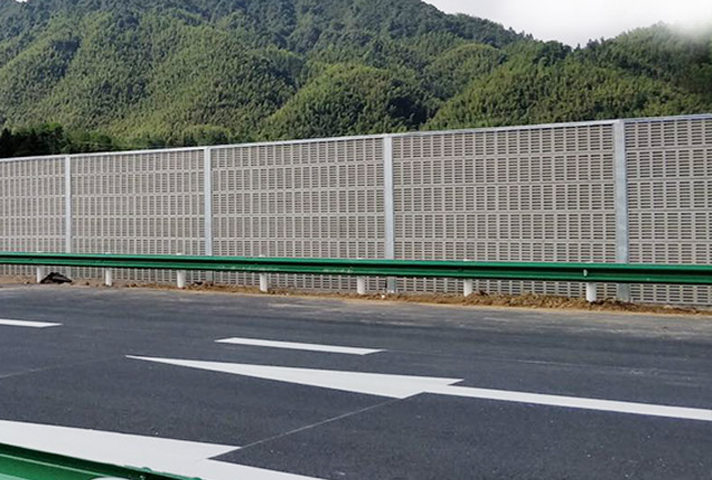 <a href=http://www.qbgn.cn/news_article.html?news_id=128>聲屏障</a>