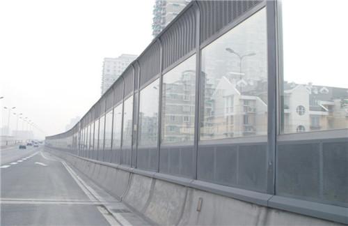 <a href=http://www.qbgn.cn/news_article?news_id=133>公路聲屏障</a>