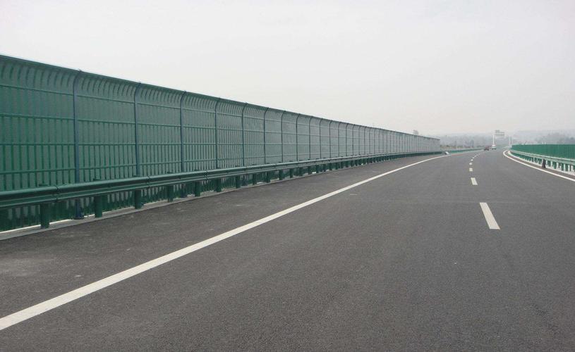 <a href=http://www.qbgn.cn/news_article?news_id=140>高速公路聲屏障</a>